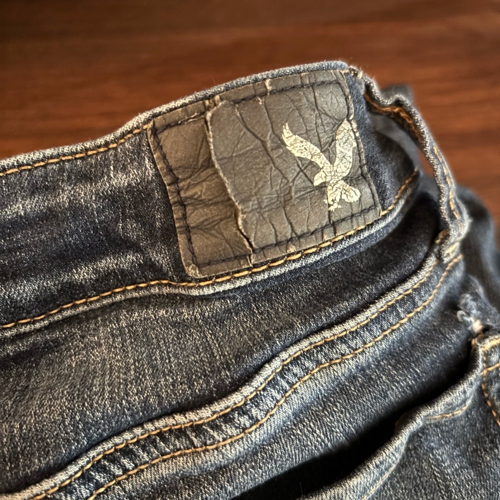 American Eagle Outfitters Women's Distressed Blue Jeans - Picture 3 of 3